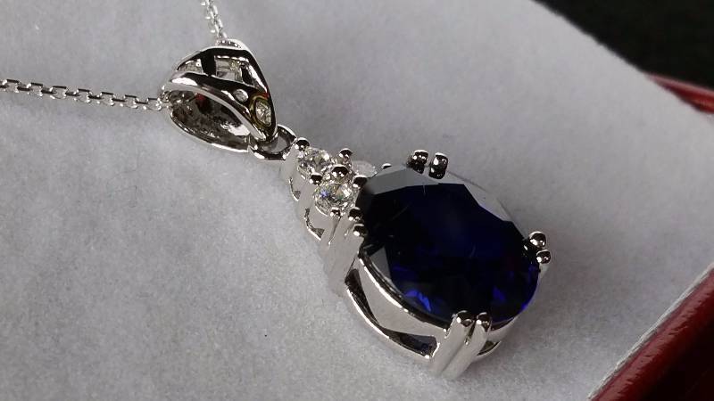lot 174 image: Sapphire Necklace