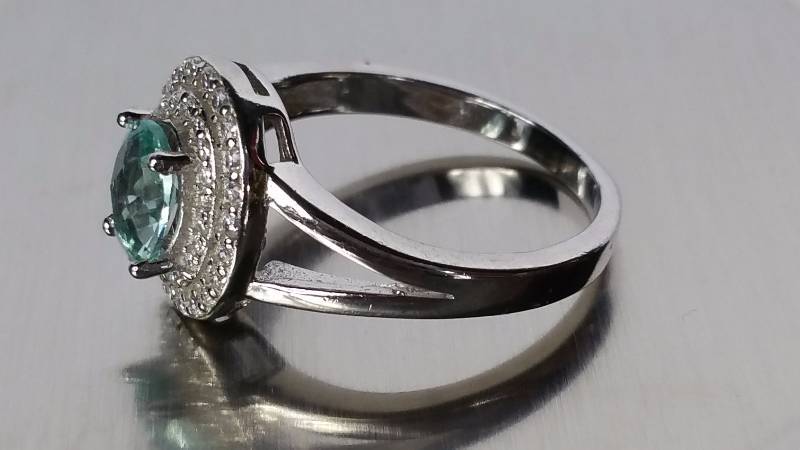 lot 177 image: Aquamarine Ring