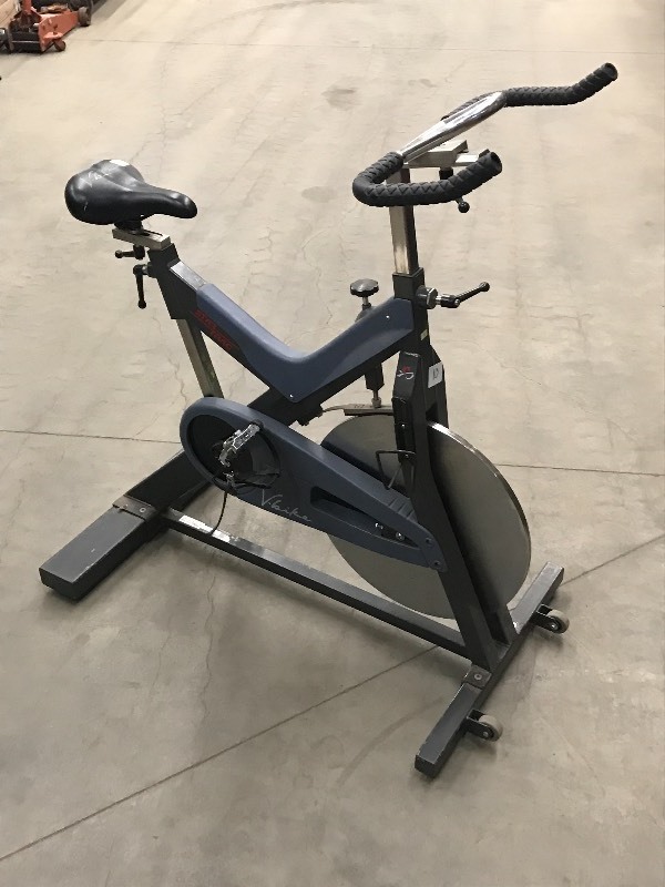 lot 10 image: Star-Trac Recumbant Exercise Bike ...