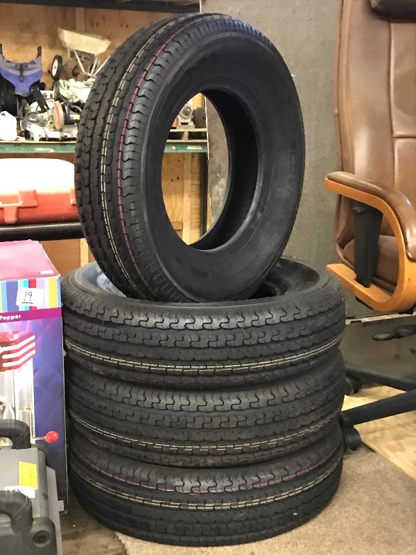 lot 16 image: (4) New ST2057514 Trailer Tires, ...