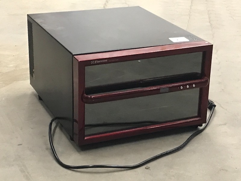 lot 21 image: Emerson 8-Place Wine Chiller ...