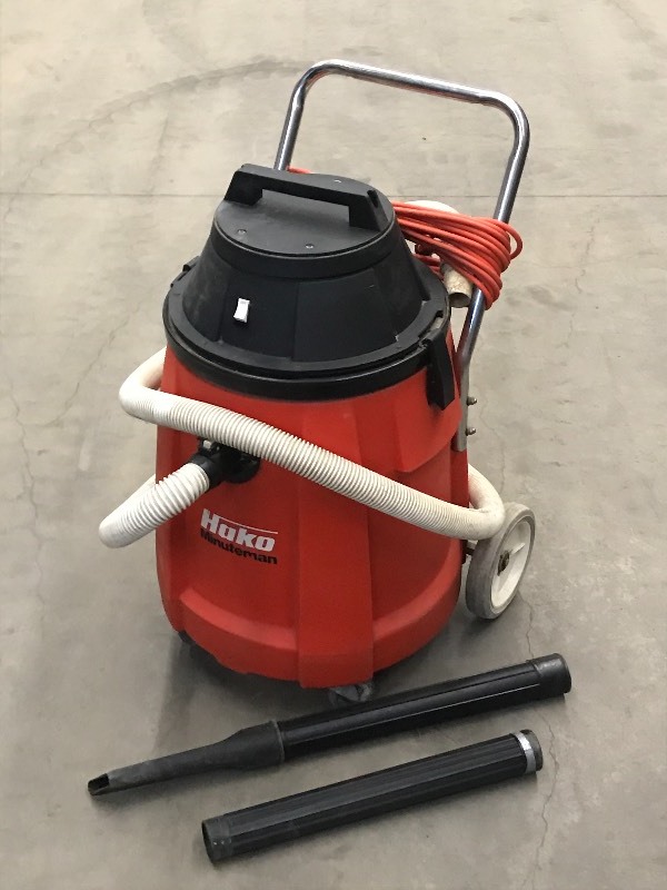 lot 27 image: Hako C29085 Rolling 115Volt Shop Va...