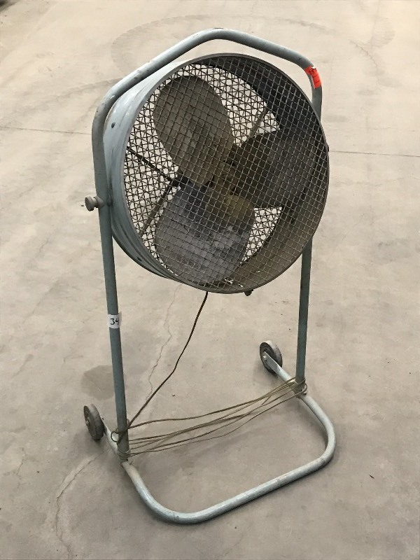 lot 34 image: 115Volt Portable Shop Fan ...