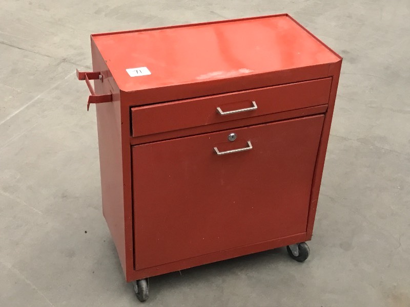 lot 71 image: Rolling 24 Steel Toolbox ...