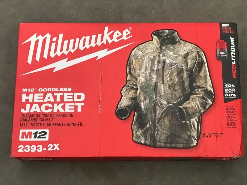 lot 74 image: New Milwaukee M12 Cordless Heated J...