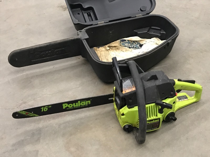 lot 102 image: Poulan 2150 Chainsaw With Case ...