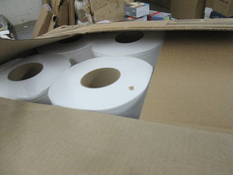 lot 14 image: GEN 9JUMBO GEN Jumbo Bath Tissue, 2...