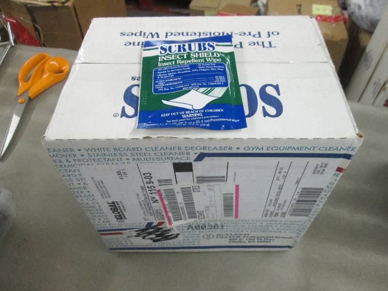 lot 69 image: Scrubs Insect Repellant  Wipes- pk ...