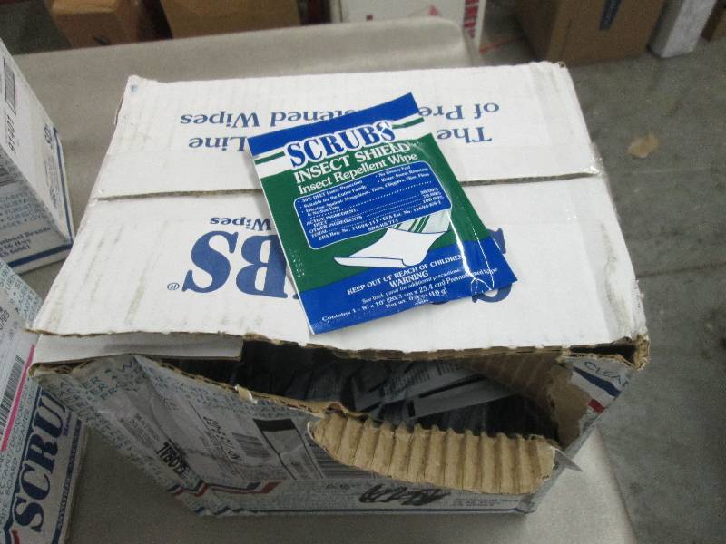 lot 70 image: Scrubs Insect Repellant  Wipes- pk ...