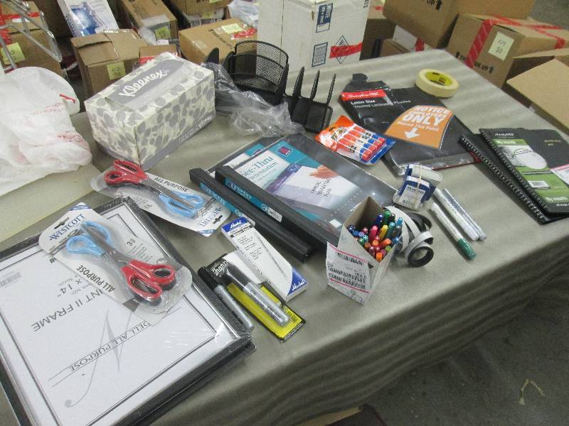 lot 84 image: Hand Towels, markers, 2- 3 Pk Sciss...