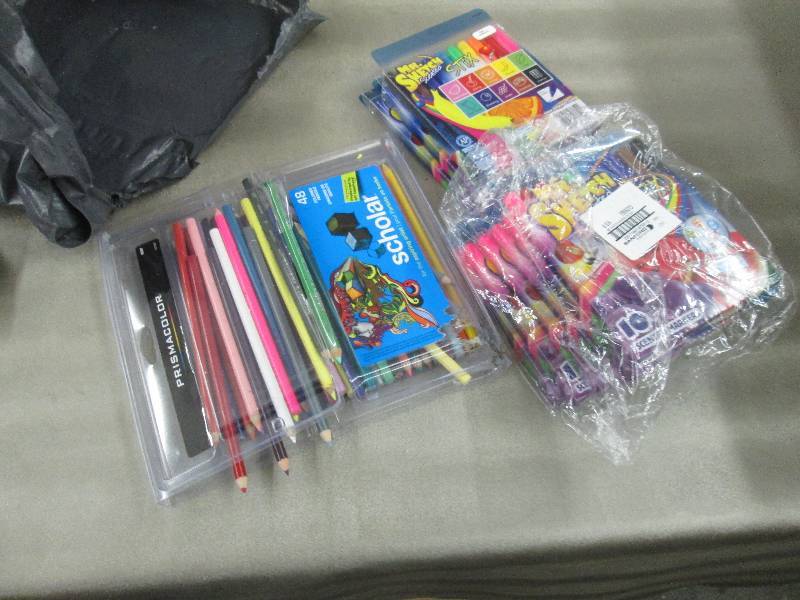 lot 93 image: 9 Pkg of 10 Scented Markers, Large ...