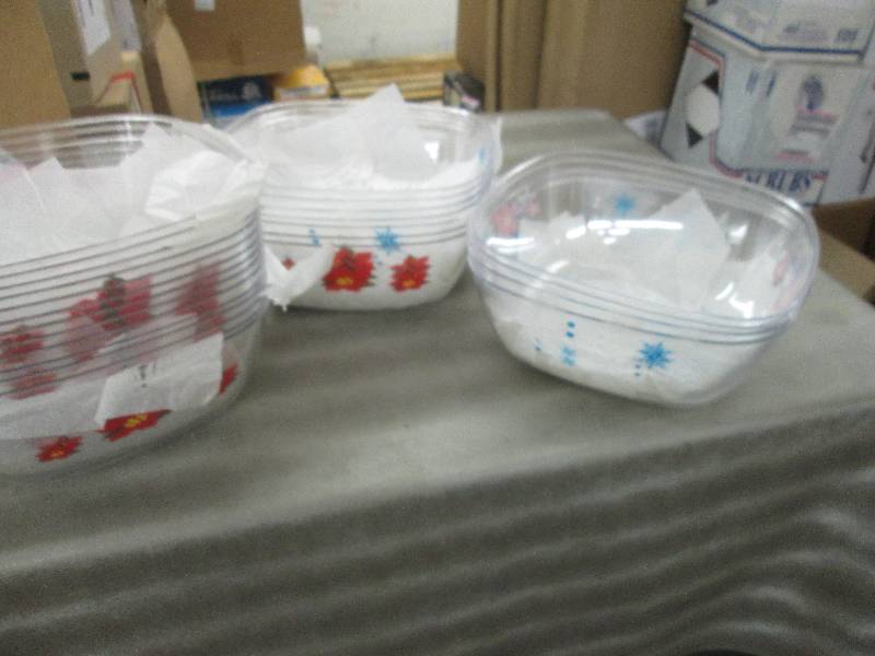 lot 199 image: Lot of 25 Holiday Design Clear Plas...