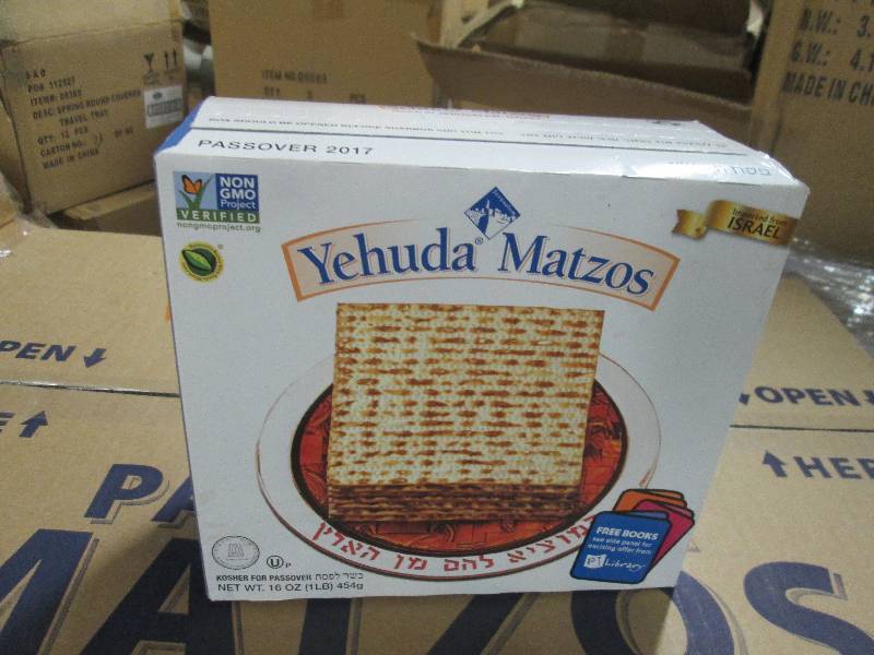 lot 202 image: Case of Yehuda Passover Matzos 6x5x...