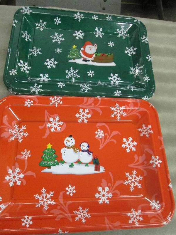 lot 208 image: Lot of 24 18x13 inch Plastic Holid...