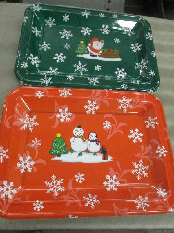 lot 214 image: Lot of 24 18x13 inch Plastic Holid...