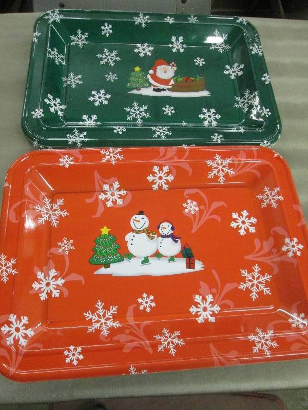 lot 216 image: Lot of 24 18x13 inch Plastic Holid...