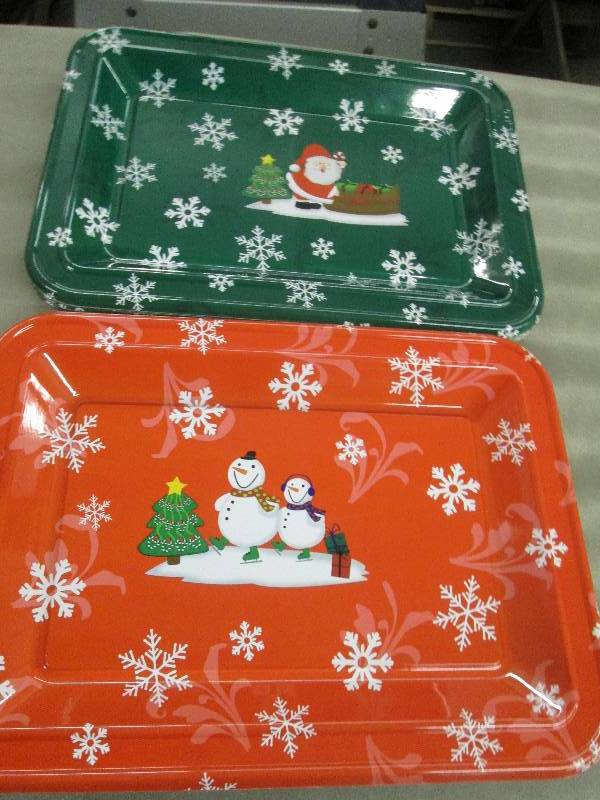 lot 218 image: Lot of 24 18x13 inch Plastic Holid...