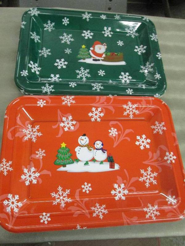 lot 219 image: Lot of 24 18x13 inch Plastic Holid...