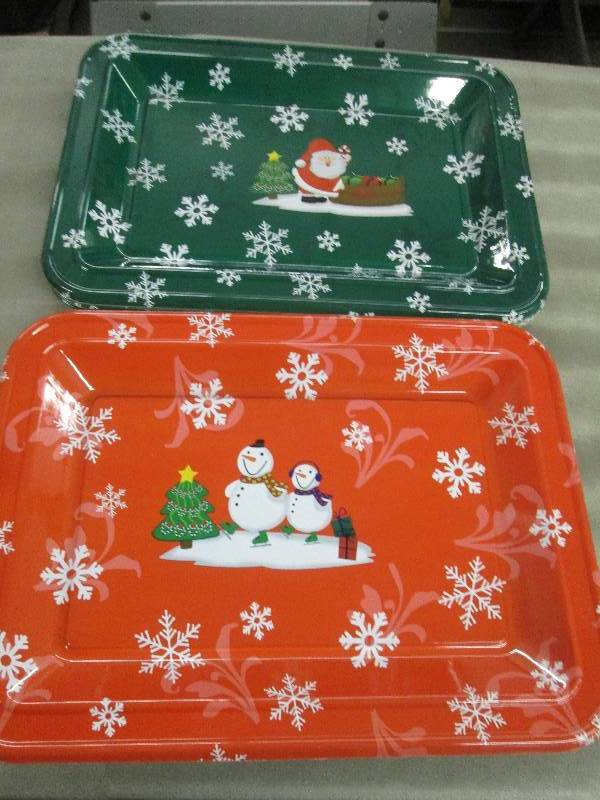 lot 220 image: Lot of 24 18x13 inch Plastic Holid...