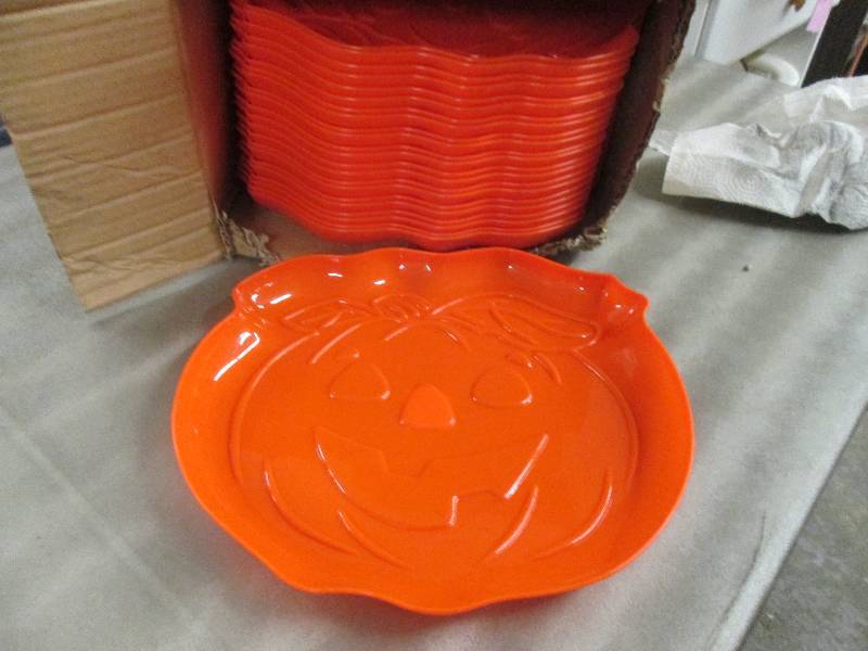 lot 248 image: Lot of 24 Halloween TrayBowls...