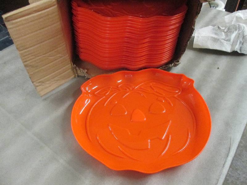 lot 250 image: Lot of 24 Halloween TrayBowls...