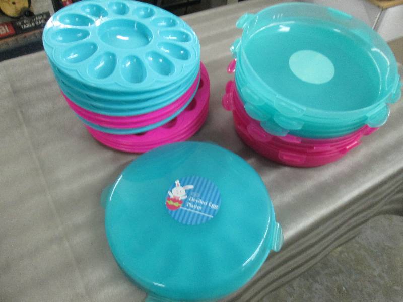 lot 257 image: Lot of 9 Covered Deviled Egg Platte...