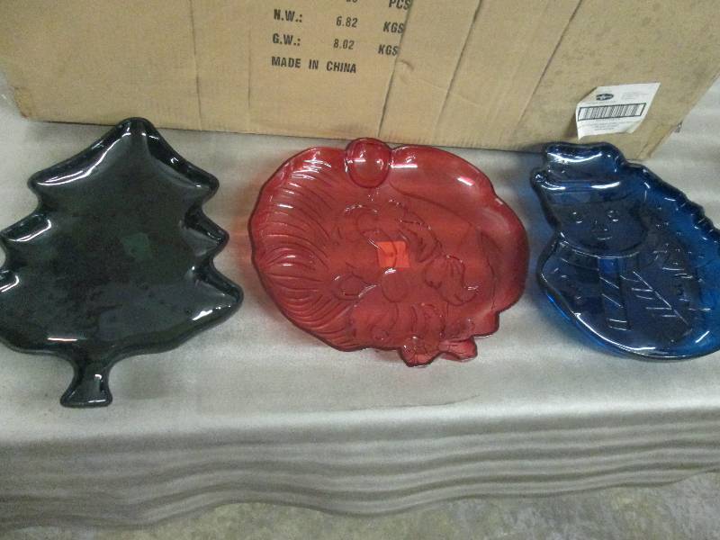 lot 258 image: Large Lot of Assorted Holiday Plast...