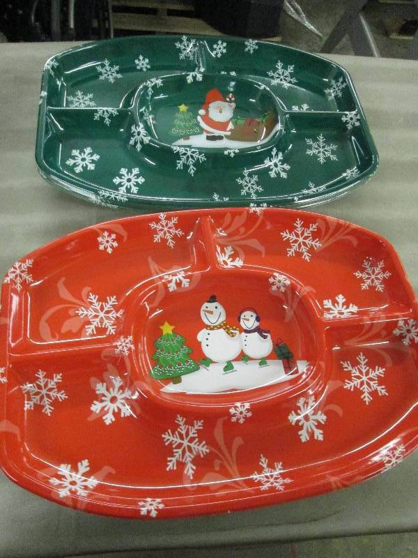 lot 262 image: Lot of 24 18x13 inch Plastic Holid...