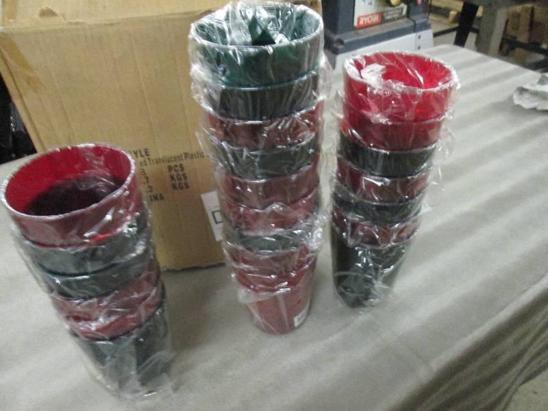 lot 265 image: 40 plus 16 oz Translucent Cups in R...