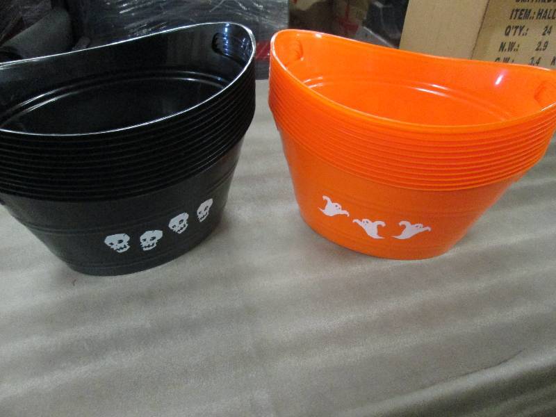 lot 280 image: Case of 24 Oval Halloween Bowls wit...