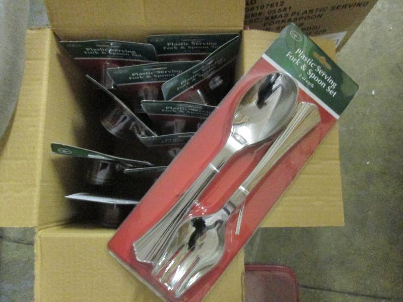 lot 307 image: Lot of 12 Fork & Spoon Plastic Serv...