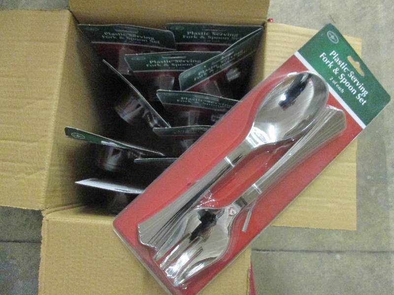 lot 313 image: Lot of 12 Fork & Spoon Plastic Serv...