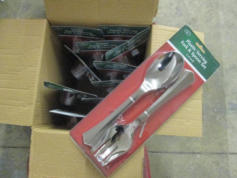 lot 314 image: Lot of 12 Fork & Spoon Plastic Serv...