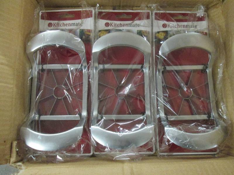 lot 354 image: Lot of 3 Kitchen Mate HD Apple Core...