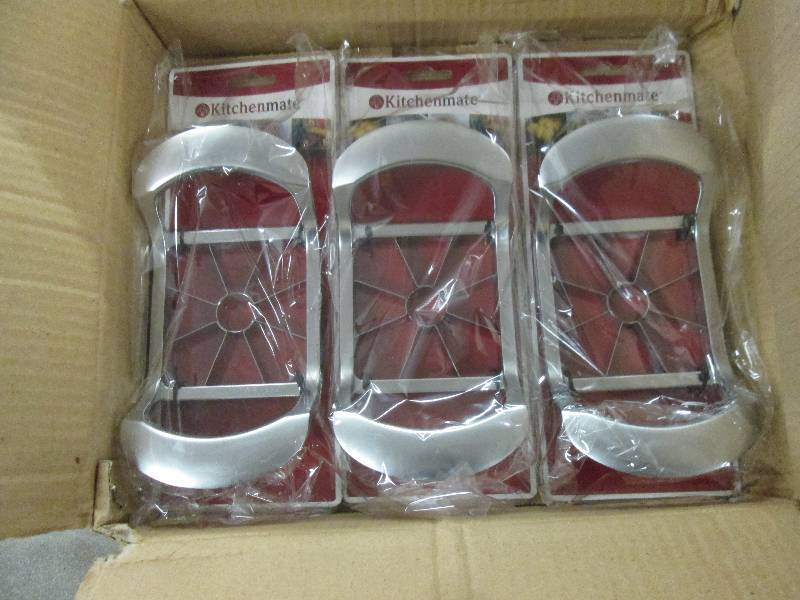 lot 356 image: Lot of 3 Kitchen Mate HD Apple Core...