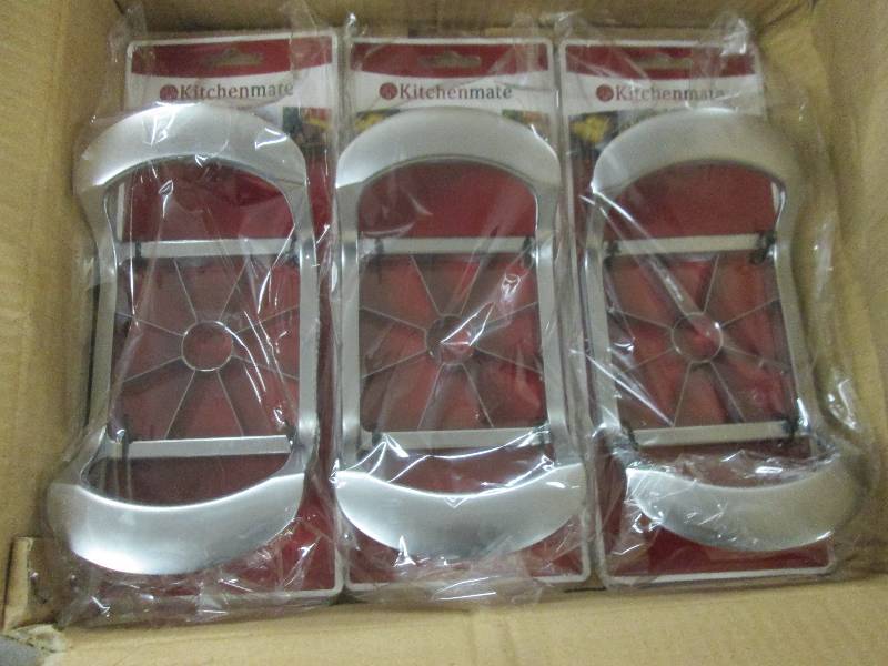 lot 362 image: Lot of 3 Kitchen Mate HD Apple Core...