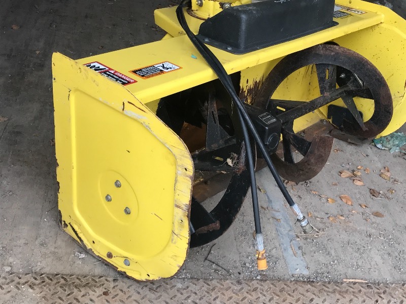 lot 2 image: John Deere 47 Commercial Snowblowe...