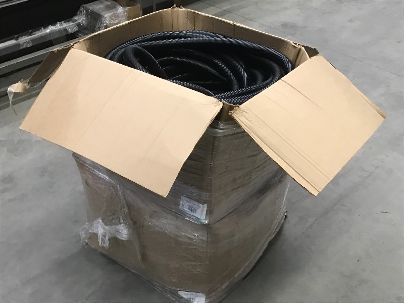 lot 30 image: (2) 2x2 Boxes Full Of 1.5 Hose W...