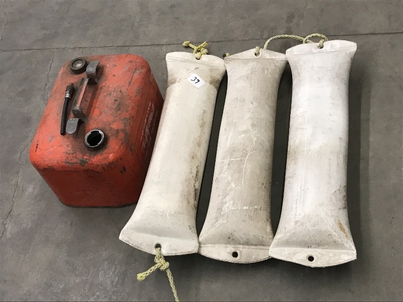 lot 39 image: Lot Of (3) 28 BoatDock Bumpers & ...