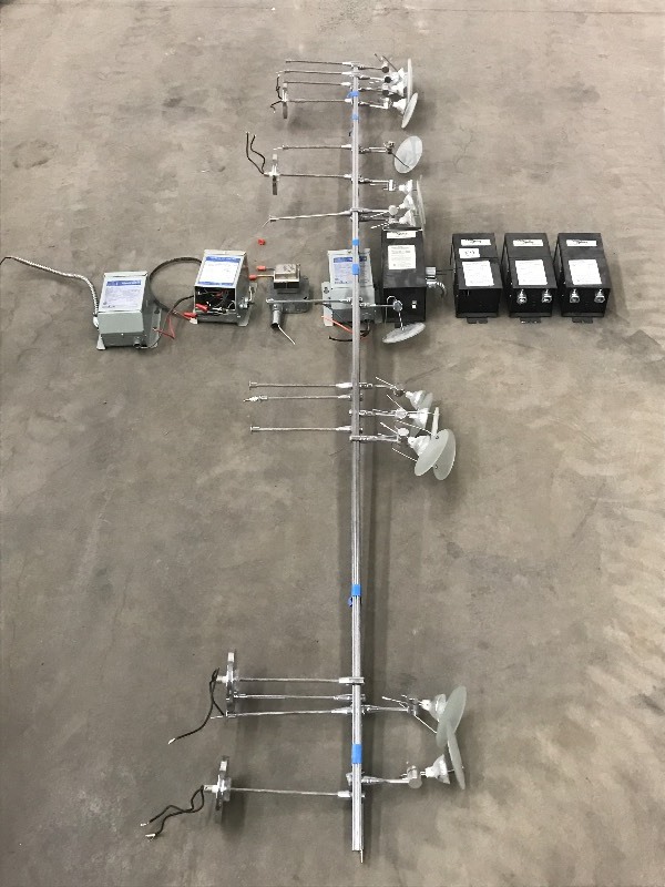 lot 62 image: Lot Of (5) 8ft Light Strips With (...