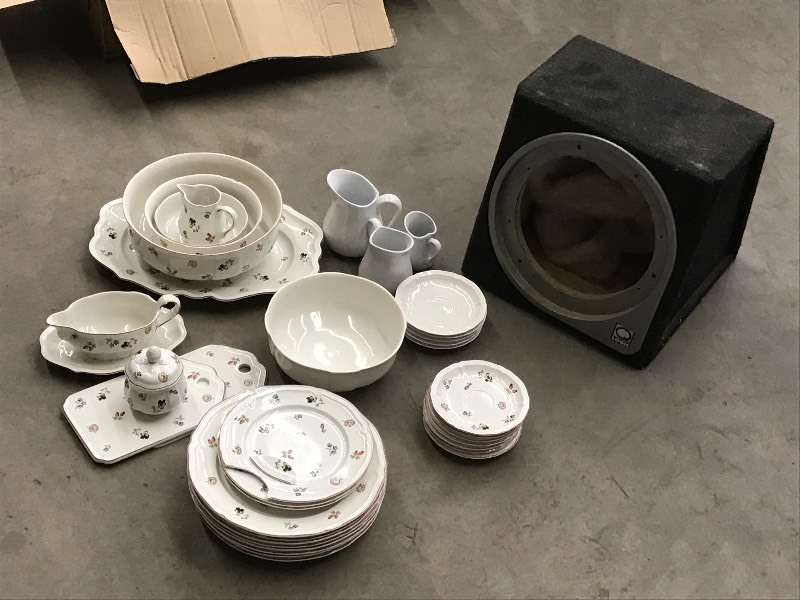 lot 68 image: Lot Of Subwoofer Speaker Box & Com...