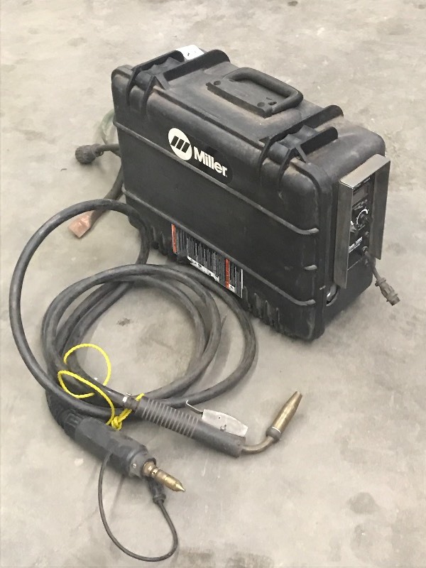 Miller Suitcase 12RC 24Volt Wire Fe...