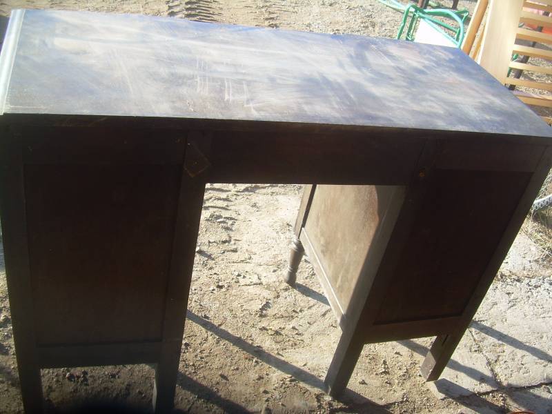 ANTIQUE DESK