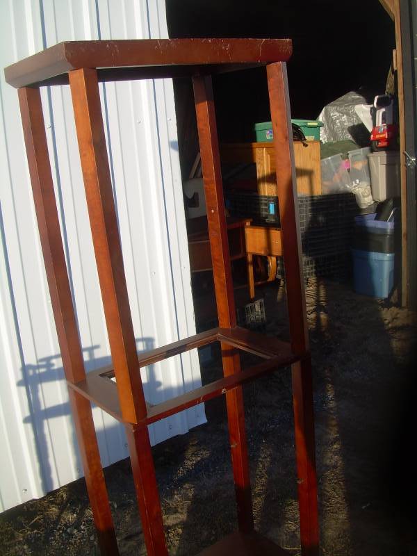 62 INCH SHELF WITH GLASS SHELVES