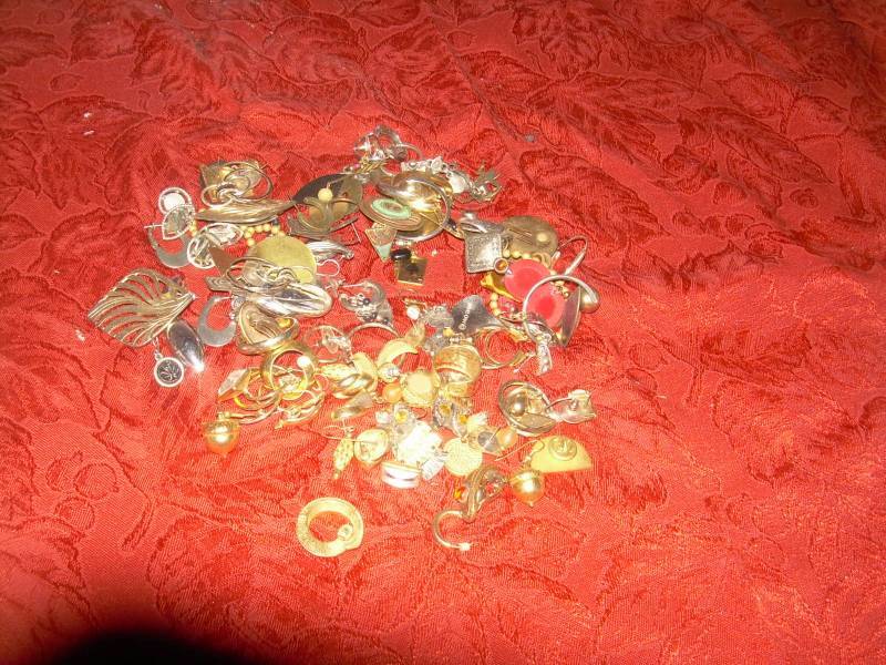 GOLD AND SILVER JEWLERY