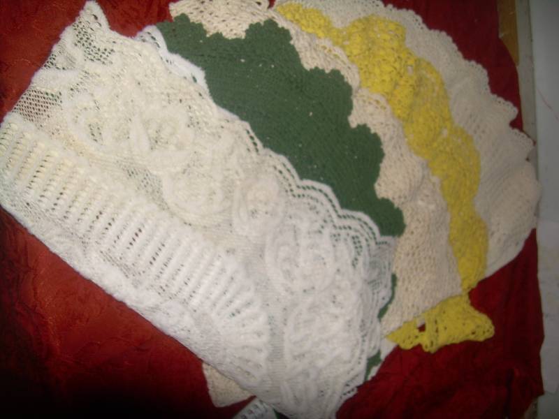 5 HAND CRAFTED DOILIES