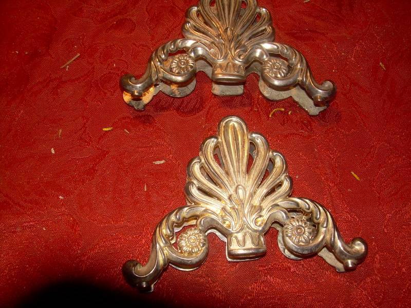 ANTIQUE KNAPKIN HOLDERS