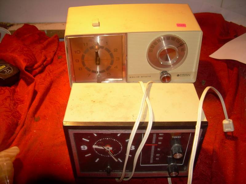 2 VINTAGE RADIOS