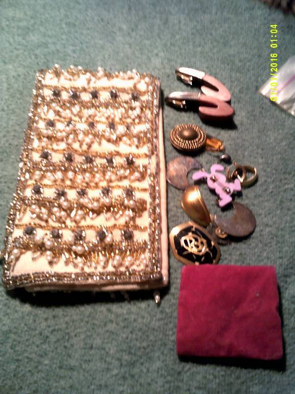 VINTAGE JEWLERY AND SATCHEL