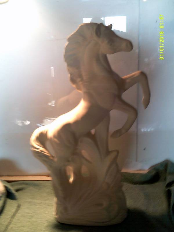 HORSE STATUE